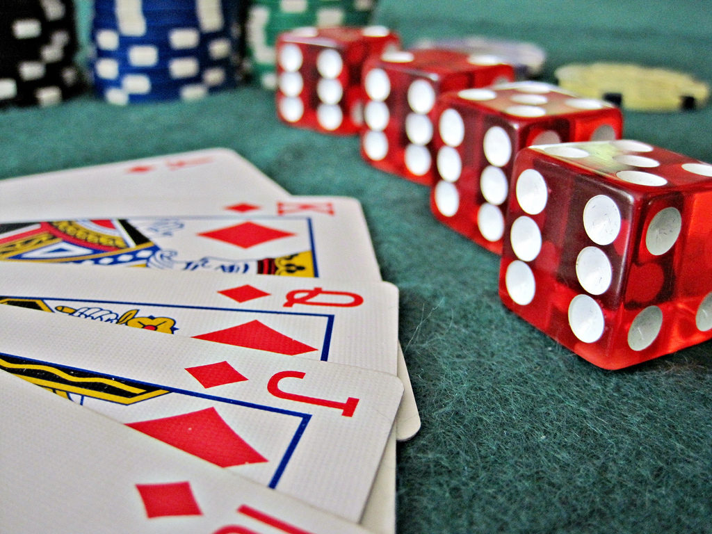 Winning Clicks Strategies for Triumph in Online Poker